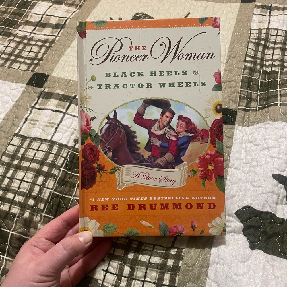🔴Pioneer woman. Book. See pics